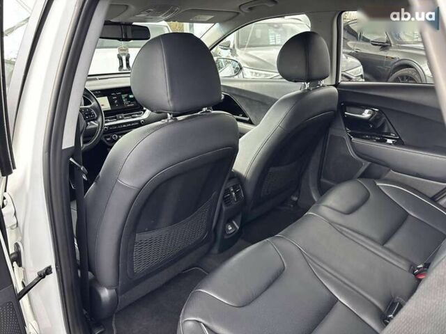 Киа Niro, объемом двигателя 0 л и пробегом 95 тыс. км за 20450 $, фото 28 на Automoto.ua