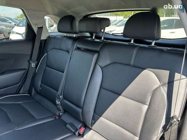 Киа Niro, объемом двигателя 0 л и пробегом 136 тыс. км за 19999 $, фото 23 на Automoto.ua