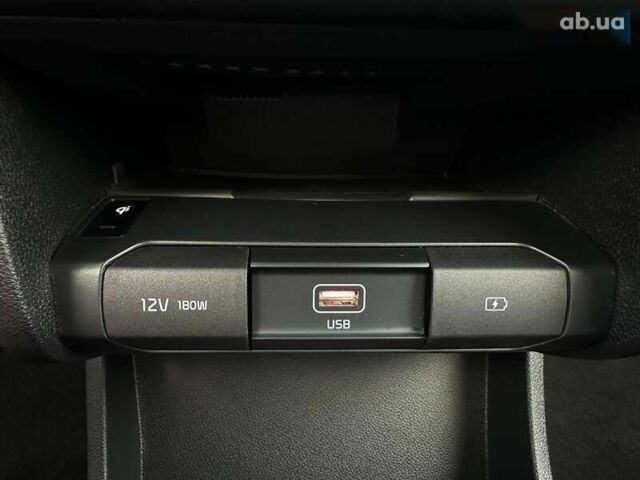 Киа Niro, объемом двигателя 0 л и пробегом 61 тыс. км за 23500 $, фото 13 на Automoto.ua