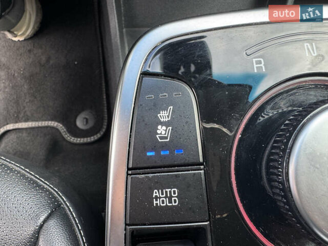 Кіа Niro, об'ємом двигуна 0 л та пробігом 164 тис. км за 18900 $, фото 64 на Automoto.ua