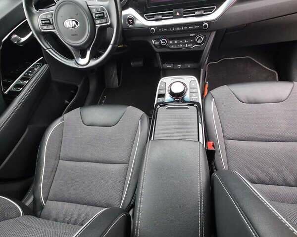 Кіа Niro, об'ємом двигуна 0 л та пробігом 96 тис. км за 19500 $, фото 24 на Automoto.ua
