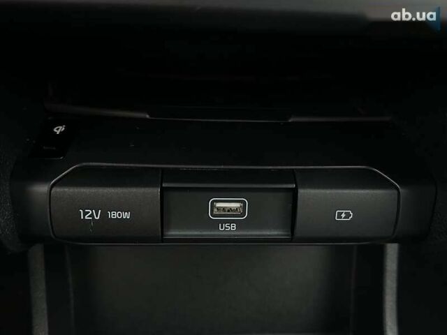 Киа Niro, объемом двигателя 0 л и пробегом 117 тыс. км за 19900 $, фото 13 на Automoto.ua