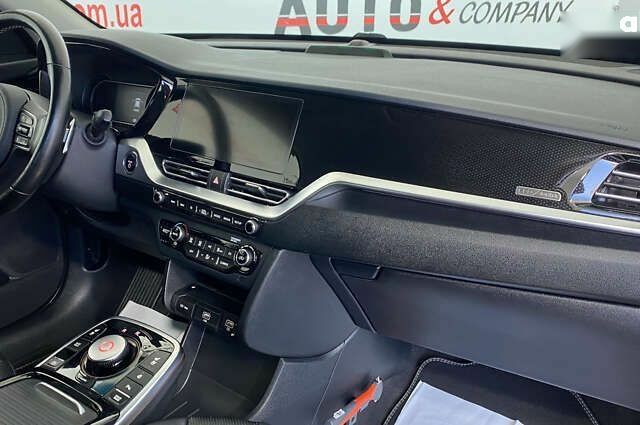 Кіа Niro, об'ємом двигуна 0 л та пробігом 158 тис. км за 19950 $, фото 8 на Automoto.ua