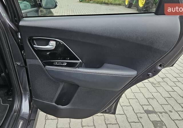 Кіа Niro, об'ємом двигуна 0 л та пробігом 133 тис. км за 19950 $, фото 27 на Automoto.ua
