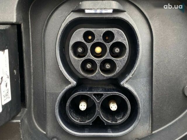 Киа Niro, объемом двигателя 0 л и пробегом 119 тыс. км за 21800 $, фото 12 на Automoto.ua