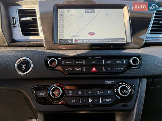 Киа Niro, объемом двигателя 0 л и пробегом 87 тыс. км за 17250 $, фото 48 на Automoto.ua
