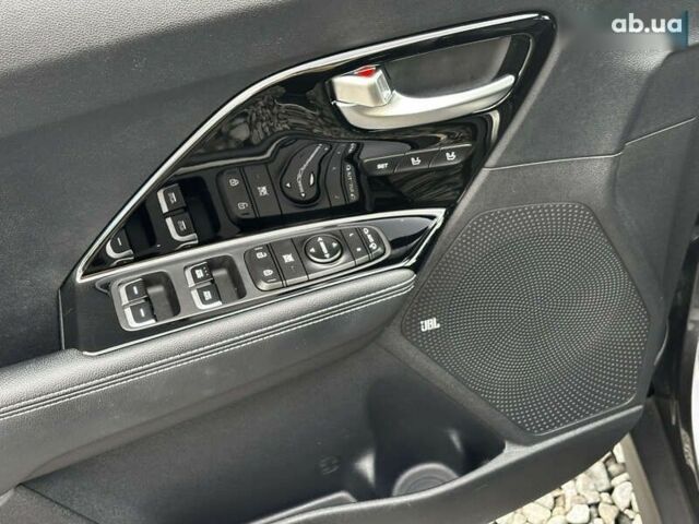 Киа Niro, объемом двигателя 0 л и пробегом 112 тыс. км за 23400 $, фото 23 на Automoto.ua