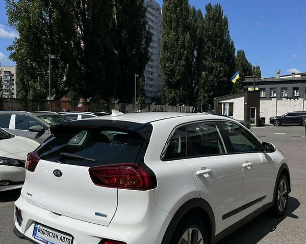 Киа Niro, объемом двигателя 0 л и пробегом 70 тыс. км за 20499 $, фото 7 на Automoto.ua
