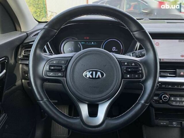 Кіа Niro, об'ємом двигуна 0 л та пробігом 81 тис. км за 21950 $, фото 25 на Automoto.ua