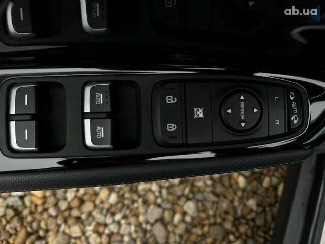 Киа Niro, объемом двигателя 0 л и пробегом 32 тыс. км за 23900 $, фото 6 на Automoto.ua