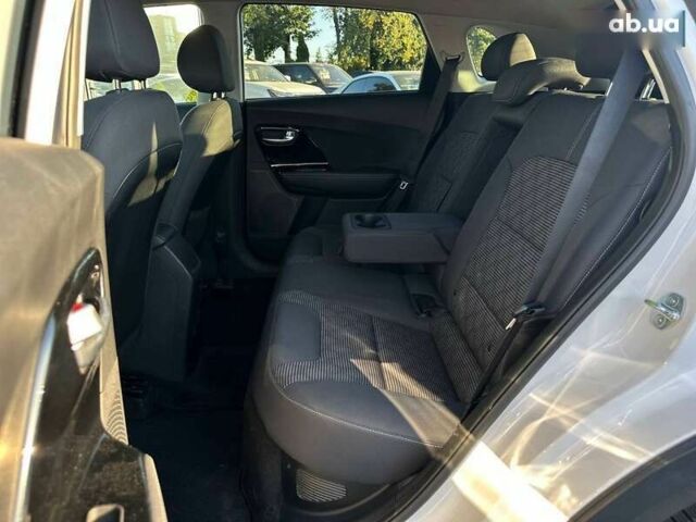 Киа Niro, объемом двигателя 0 л и пробегом 136 тыс. км за 17990 $, фото 16 на Automoto.ua