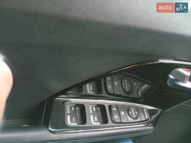 Кіа Niro, об'ємом двигуна 0 л та пробігом 96 тис. км за 19500 $, фото 11 на Automoto.ua