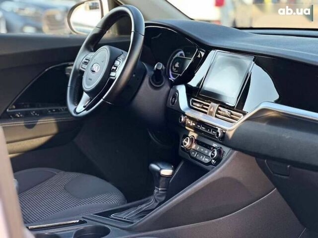 Киа Niro, объемом двигателя 0 л и пробегом 136 тыс. км за 17990 $, фото 15 на Automoto.ua