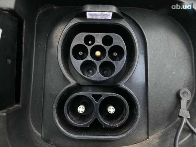 Киа Niro, объемом двигателя 0 л и пробегом 75 тыс. км за 23900 $, фото 18 на Automoto.ua