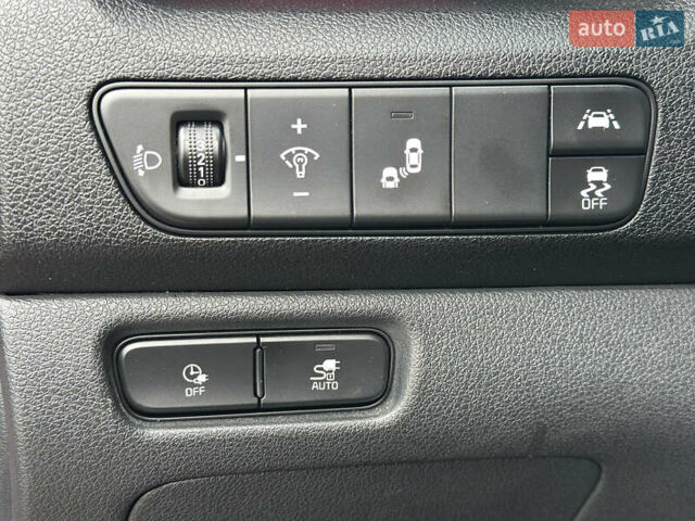 Киа Niro, объемом двигателя 0 л и пробегом 167 тыс. км за 19500 $, фото 17 на Automoto.ua