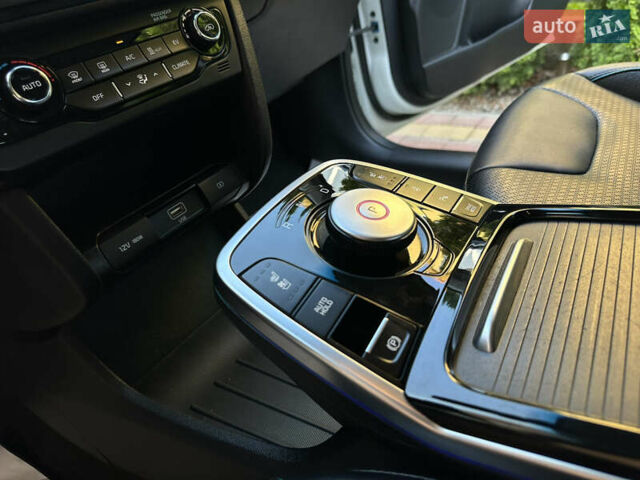Киа Niro, объемом двигателя 0 л и пробегом 55 тыс. км за 17999 $, фото 64 на Automoto.ua
