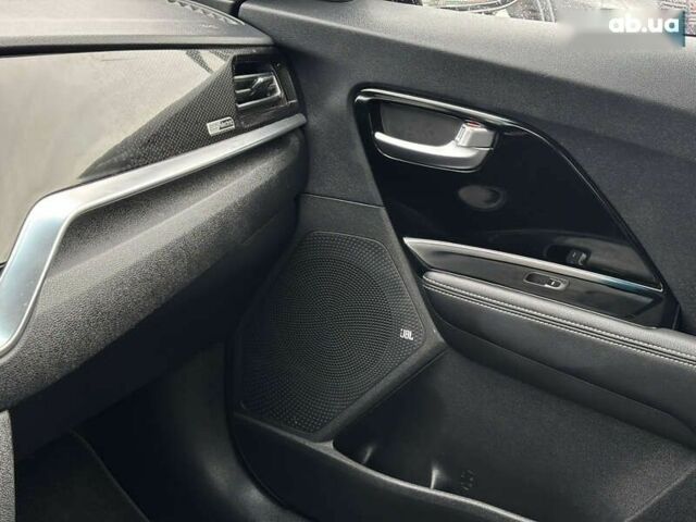 Киа Niro, объемом двигателя 0 л и пробегом 88 тыс. км за 22700 $, фото 19 на Automoto.ua