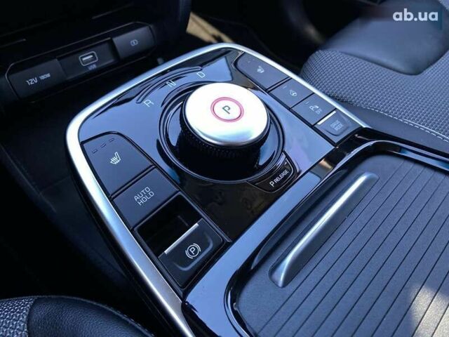 Кіа Niro, об'ємом двигуна 0 л та пробігом 105 тис. км за 21500 $, фото 7 на Automoto.ua