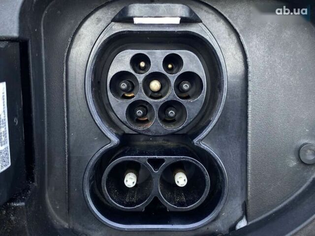 Киа Niro, объемом двигателя 0 л и пробегом 111 тыс. км за 20300 $, фото 11 на Automoto.ua