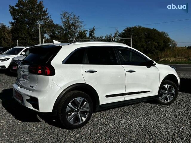 Кіа Niro, об'ємом двигуна 0 л та пробігом 53 тис. км за 20950 $, фото 8 на Automoto.ua