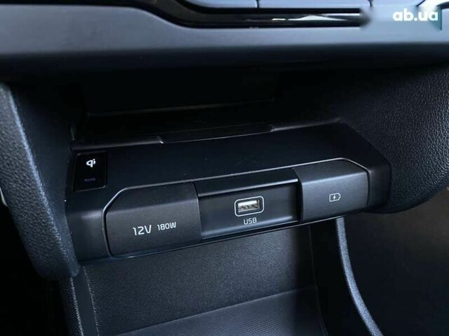 Киа Niro, объемом двигателя 0 л и пробегом 66 тыс. км за 23200 $, фото 6 на Automoto.ua