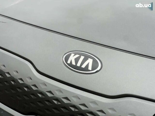 Кіа Niro, об'ємом двигуна 0 л та пробігом 107 тис. км за 19454 $, фото 14 на Automoto.ua