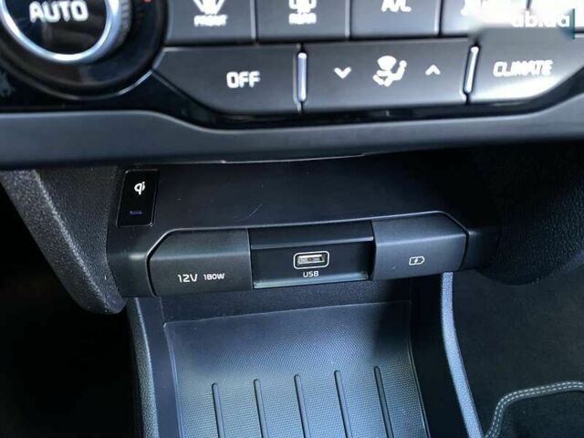 Киа Niro, объемом двигателя 0 л и пробегом 78 тыс. км за 22500 $, фото 6 на Automoto.ua