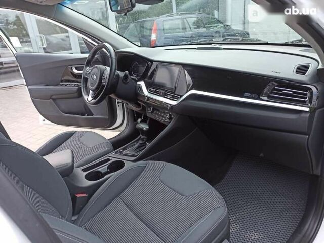 Кіа Niro, об'ємом двигуна 0 л та пробігом 18 тис. км за 28900 $, фото 11 на Automoto.ua