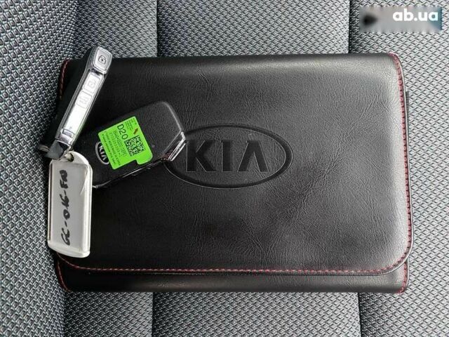 Киа Niro, объемом двигателя 0 л и пробегом 73 тыс. км за 19900 $, фото 3 на Automoto.ua