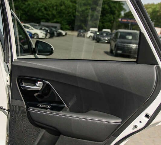 Киа Niro, объемом двигателя 0 л и пробегом 34 тыс. км за 23355 $, фото 28 на Automoto.ua