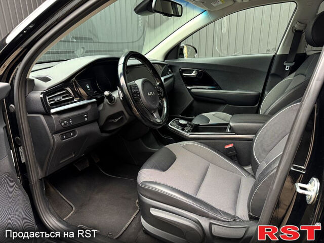 Киа Niro, объемом двигателя 0.15 л и пробегом 136 тыс. км за 18900 $, фото 4 на Automoto.ua