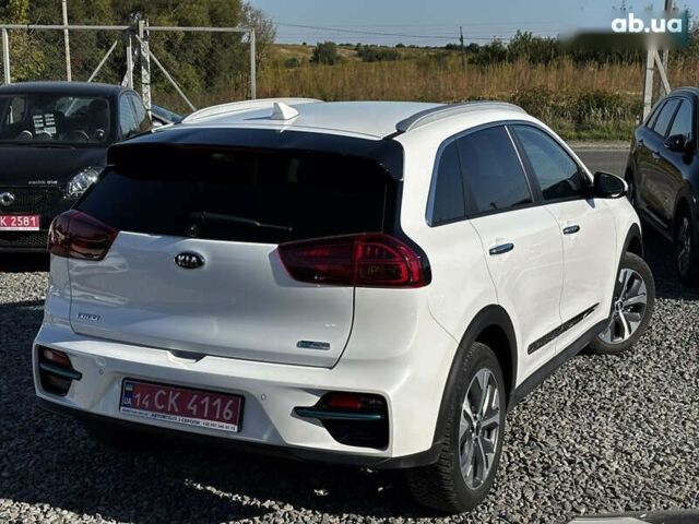 Кіа Niro, об'ємом двигуна 0 л та пробігом 53 тис. км за 20950 $, фото 10 на Automoto.ua