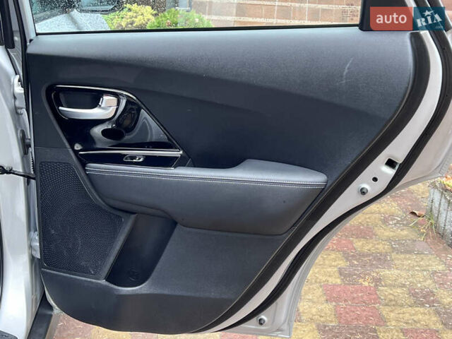 Киа Niro, объемом двигателя 0 л и пробегом 89 тыс. км за 18500 $, фото 40 на Automoto.ua