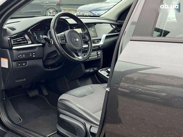 Кіа Niro, об'ємом двигуна 0 л та пробігом 107 тис. км за 19454 $, фото 24 на Automoto.ua
