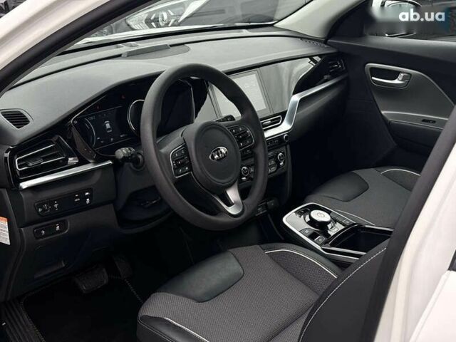 Киа Niro, объемом двигателя 0 л и пробегом 98 тыс. км за 19550 $, фото 6 на Automoto.ua