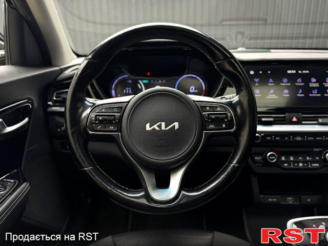 Киа Niro, объемом двигателя 0.15 л и пробегом 136 тыс. км за 18900 $, фото 11 на Automoto.ua