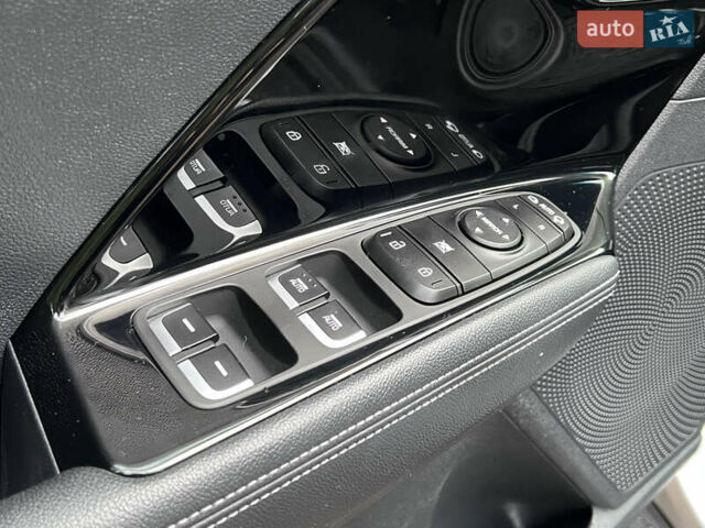 Киа Niro, объемом двигателя 0 л и пробегом 89 тыс. км за 18500 $, фото 18 на Automoto.ua