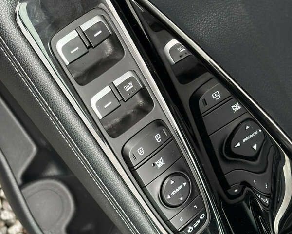 Киа Niro, объемом двигателя 0 л и пробегом 88 тыс. км за 22700 $, фото 11 на Automoto.ua