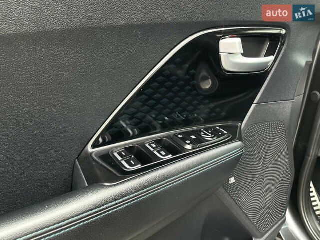 Киа Niro, объемом двигателя 0 л и пробегом 105 тыс. км за 20350 $, фото 36 на Automoto.ua