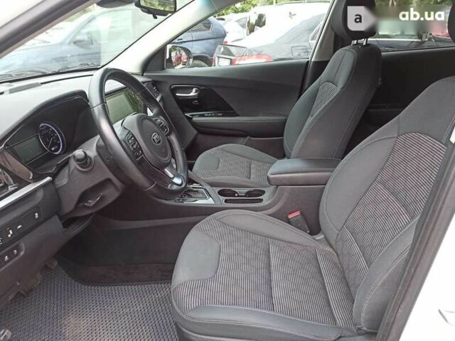 Кіа Niro, об'ємом двигуна 0 л та пробігом 18 тис. км за 28900 $, фото 8 на Automoto.ua