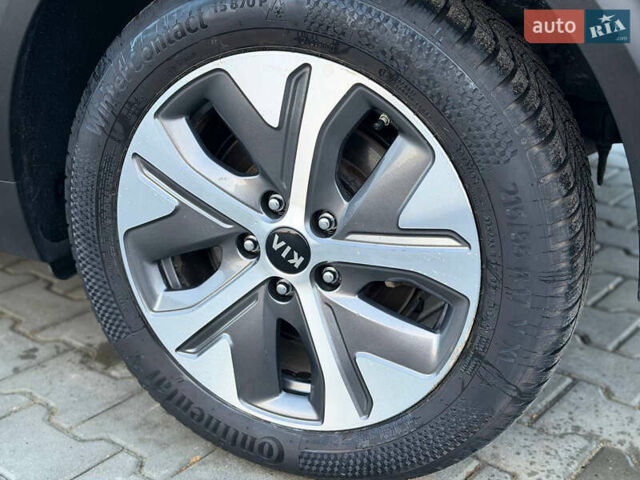 Кіа Niro, об'ємом двигуна 0 л та пробігом 58 тис. км за 22800 $, фото 15 на Automoto.ua