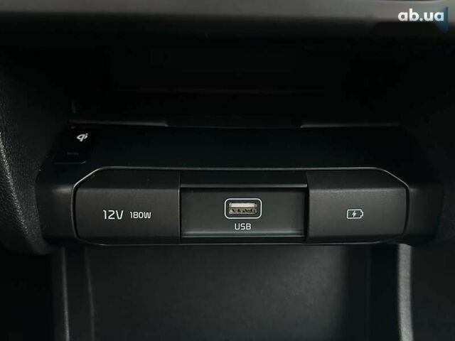 Киа Niro, объемом двигателя 0 л и пробегом 56 тыс. км за 23400 $, фото 6 на Automoto.ua