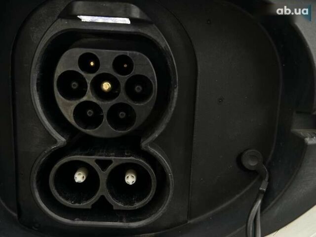 Киа Niro, объемом двигателя 0 л и пробегом 62 тыс. км за 23500 $, фото 18 на Automoto.ua