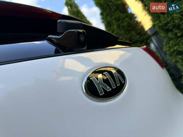 Киа Niro, объемом двигателя 0 л и пробегом 55 тыс. км за 17999 $, фото 33 на Automoto.ua