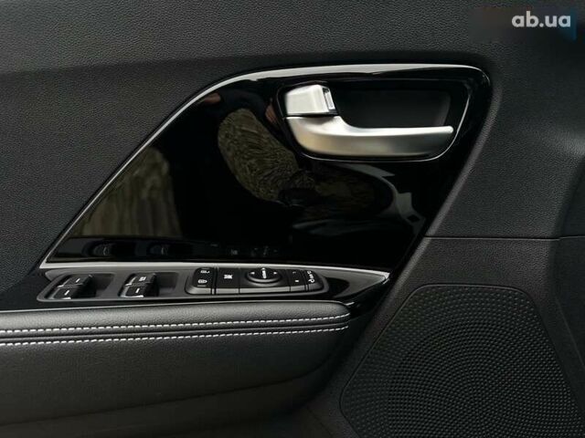 Киа Niro, объемом двигателя 0 л и пробегом 56 тыс. км за 23400 $, фото 2 на Automoto.ua