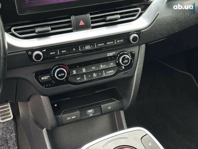 Киа Niro, объемом двигателя 0 л и пробегом 75 тыс. км за 21650 $, фото 23 на Automoto.ua