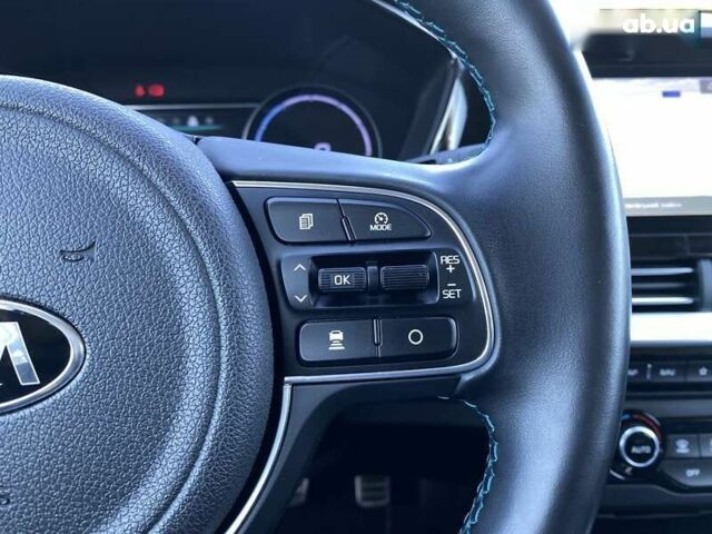 Киа Niro, объемом двигателя 0 л и пробегом 64 тыс. км за 23900 $, фото 7 на Automoto.ua