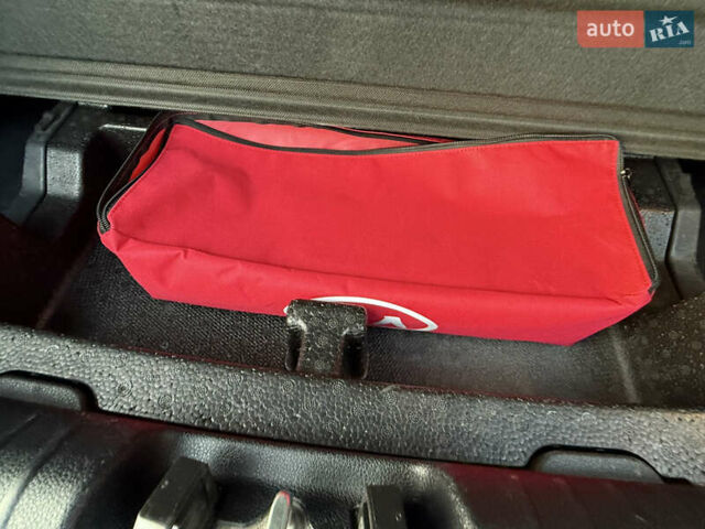 Кіа Niro, об'ємом двигуна 0 л та пробігом 84 тис. км за 19200 $, фото 22 на Automoto.ua