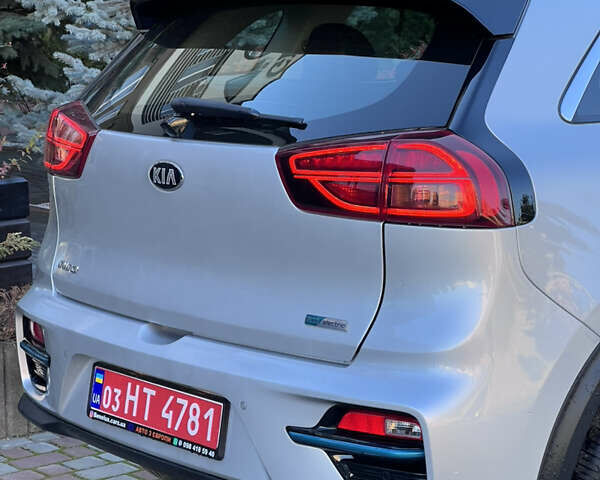 Киа Niro, объемом двигателя 0 л и пробегом 89 тыс. км за 18500 $, фото 7 на Automoto.ua