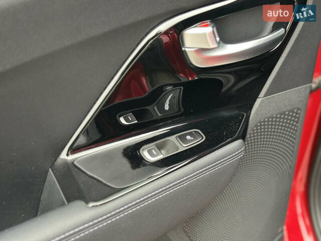 Киа Niro, объемом двигателя 0 л и пробегом 167 тыс. км за 19500 $, фото 25 на Automoto.ua